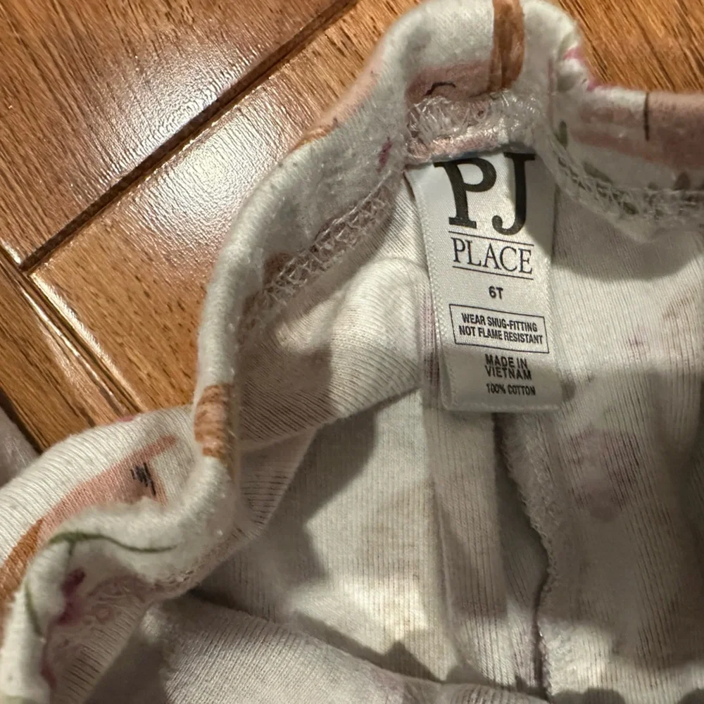 Adorable Squirrel Print Kids Pajamas - White and Pink